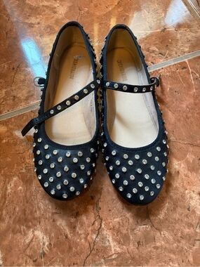 Chic be-jeweled flats